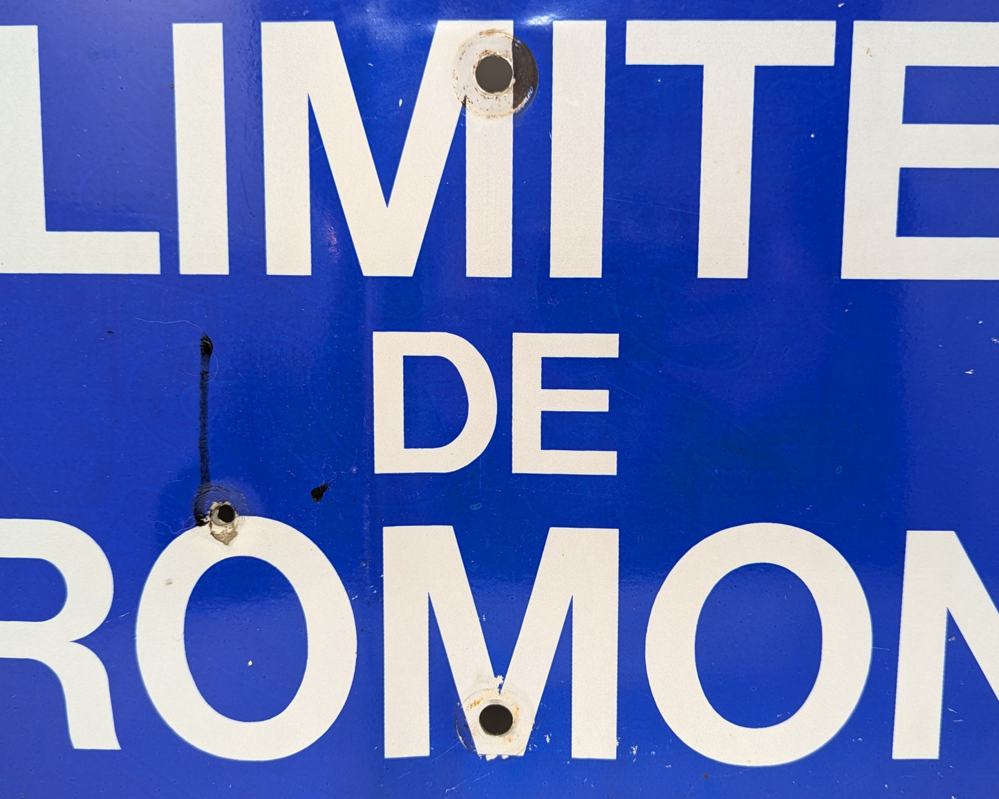 Limite de Bromont Village Sign