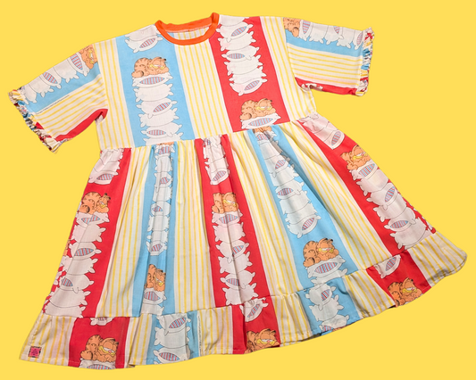 Handmade, Upcycled Vintage 1978 Garfield Bedsheet T-Shirt Dress Fits 2XL