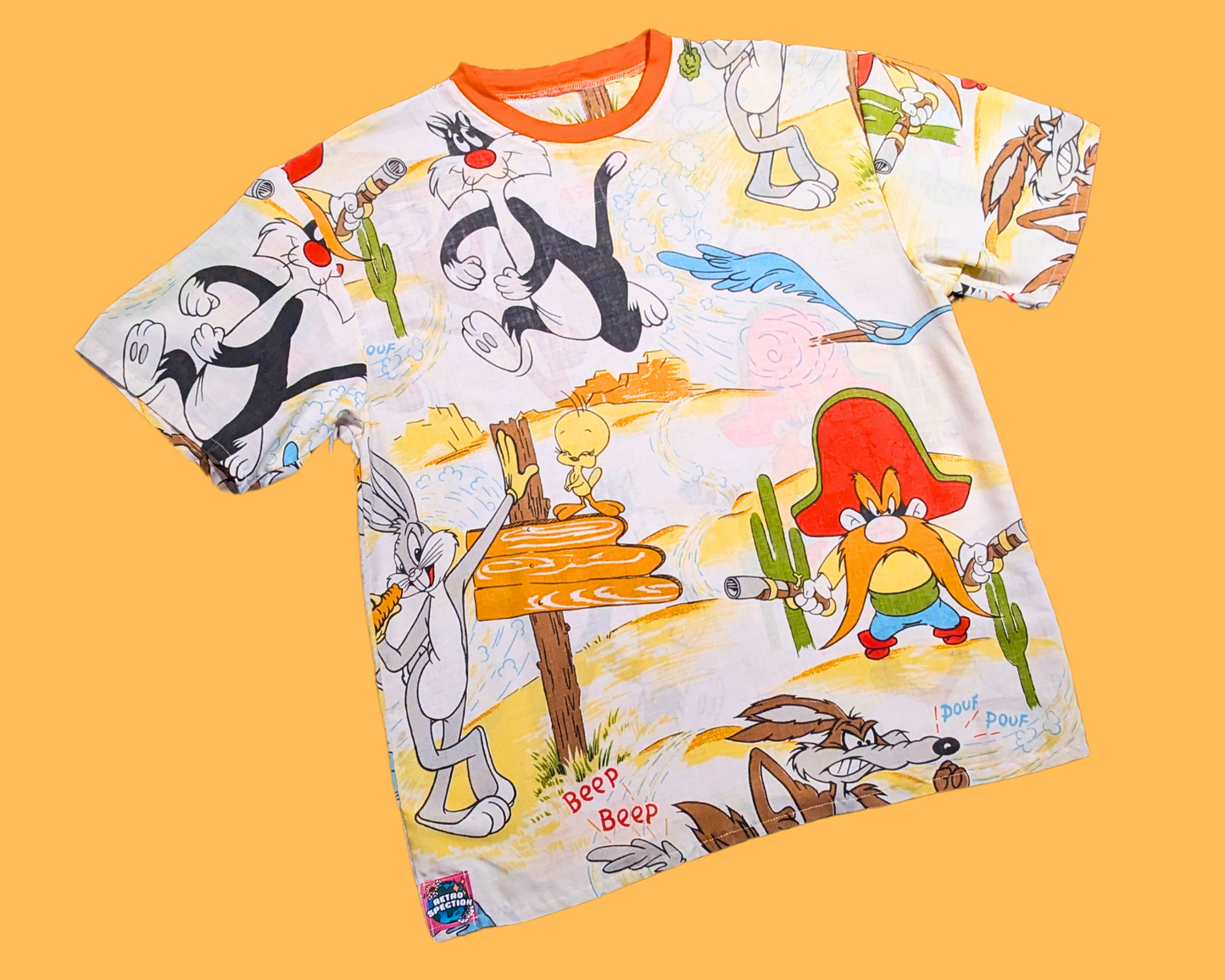 Handmade, Upcycled Vintage 1970's The Looney Tunes Bedsheet T-Shirt Oversized XS - Fits Like A Size M