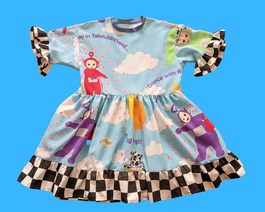 Robe t-shirt en drap de lit Teletubbies faite à la main et recyclée pour SML-XL