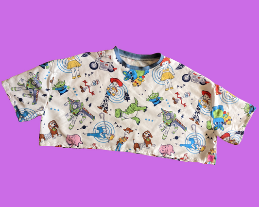 Fait à la main, Upcycled Toy Story 4 Drap de lit Crop Top Taille XS