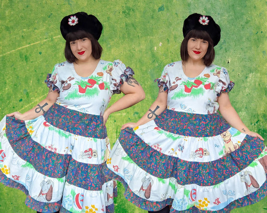 Fait à la main, Upcycled Pound Puppies Vintage 1985 Bedsheet Dress avec poches Taille L - Manches courtes, corsage doublé et cravates