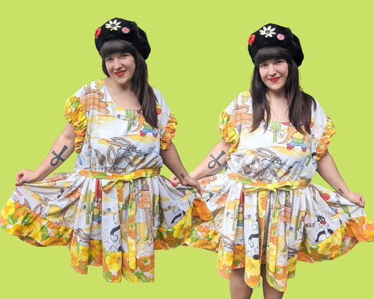 Fait à la main, Upcycled Vintage 1977 Looney Tunes Bedsheets Dress, Short Puffy Sleeves, Floral Fabric Size 2XL